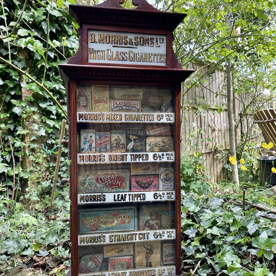 Cabinets & Shop Displays