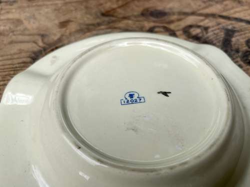 Ogden's Robin Tobacco Ceramic Cigarette Ashtray c1939