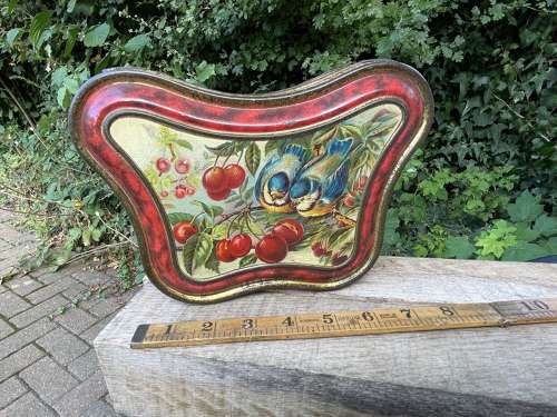 Jacob & Co Dublin Bird Image Buttley Fly Shaped Biscuit Tin c1900s