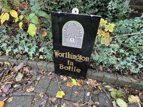 Vintage Worthington's Pale Ale Beer Pub Glass & Slate Sign