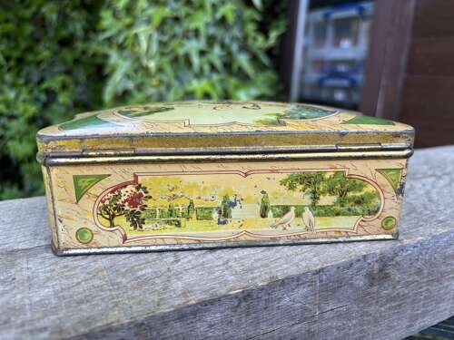 Huntley & Palmers Victorian Biscuit Tin c1900s