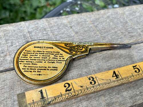 The Pistol Flash Meter Camera photography Adverting Tin & Box c1910