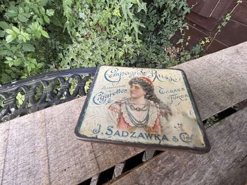 Compagnie Russe Sadzawra Lady Image flat 20 Cigarette Tin c1900s