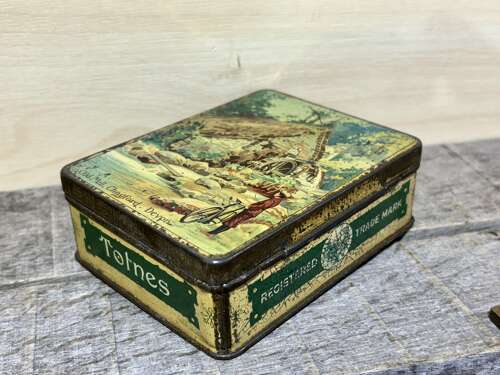 Tucker's Totnes Old Mill Chagford Devon Cycling Image Toffee Tin c1900s