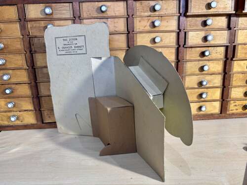 Bandbox Shampoo Hardresser Advertising Standee Card Sign c1950s