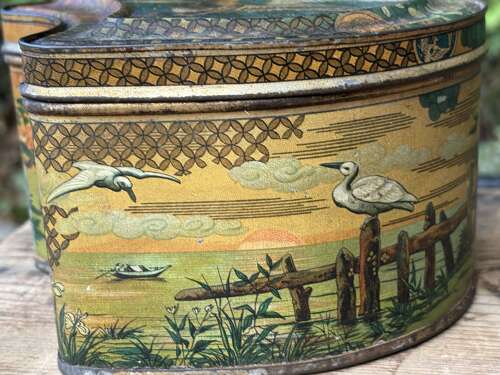 Carr’s Horse Shoe Bird Image Biscuit Tin c1900s