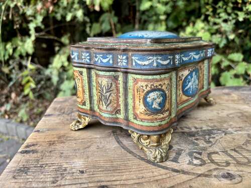 Scarce Huntley & Palmers Cameo Biscuit Tin c1900s